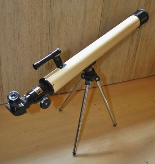 Vintage Children`s and Beginners 50X50 Earth and Space Telescope Made in Japan