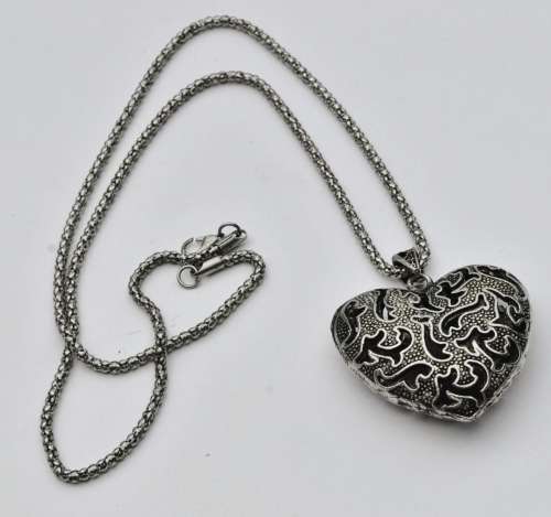 Vintage Antique Silver tone Heart Pendant Necklace