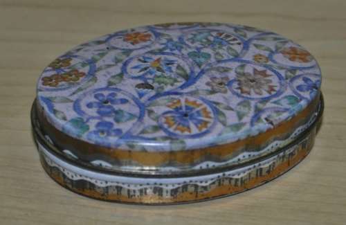 Collectible Ian Logan`s Fine English Collection Pure Vegetable Soap Small Oval Tin c1990