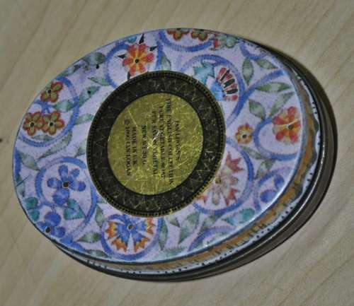 Collectible Ian Logan`s Fine English Collection Pure Vegetable Soap Small Oval Tin c1990
