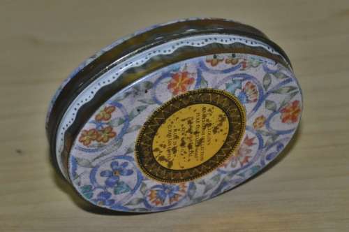 Collectible Ian Logan`s Fine English Collection Pure Vegetable Soap Small Oval Tin c1990