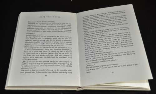 Karnaatjie Reissketse en Essays deur Hennie Aucamp 1968 First Edition Hardcover