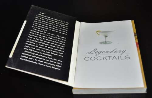 Legendary Cocktails by David Berry ISBN 9781843303749