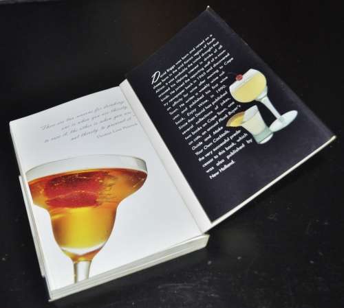 Legendary Cocktails by David Berry ISBN 9781843303749