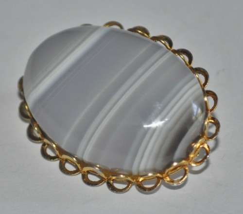Vintage Gold Tone Cabochon Gray Banded Agate Brooch Pin