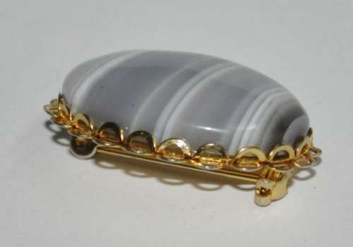 Vintage Gold Tone Cabochon Gray Banded Agate Brooch Pin