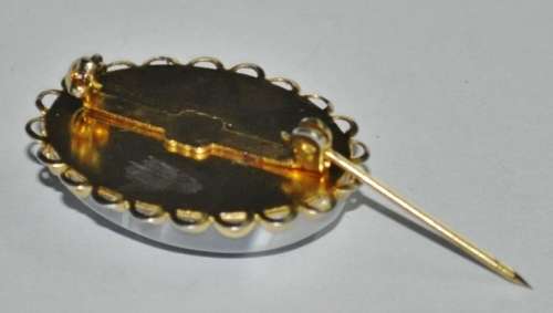Vintage Gold Tone Cabochon Gray Banded Agate Brooch Pin