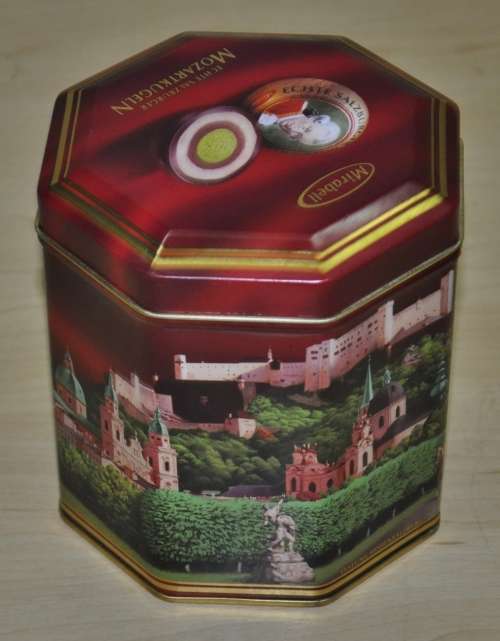 Collectible Contemporary Octagonal Mirabell Mozartkugln Dessert Treat Tin