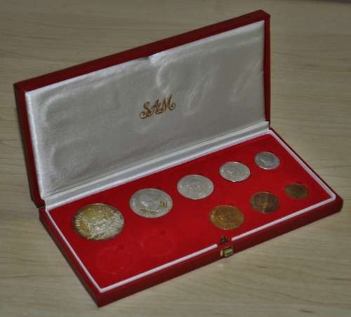 1982 SA Long Proof Set including R1 silver coin, excludes gold coins, in original red long box