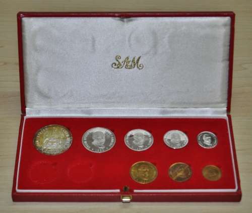 1982 SA Long Proof Set including R1 silver coin, excludes gold coins, in original red long box