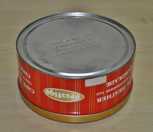 Vintage Prestige Cape Heather Assortment of Chocolates Tin manufactured by Humphries Ltd SA
