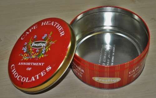 Vintage Prestige Cape Heather Assortment of Chocolates Tin manufactured by Humphries Ltd SA