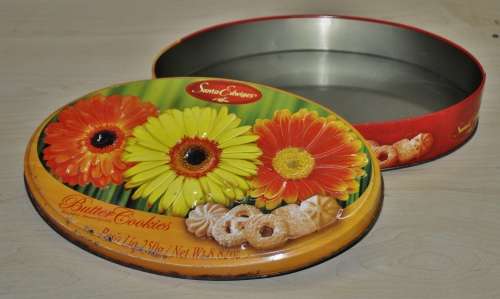 Vintage, Collectible Embossed Santa Edwiges Butter Cookies Tin