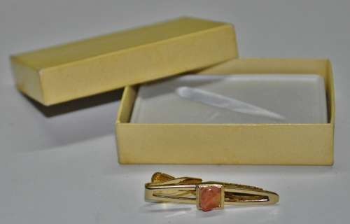 Vintage Gold Tone and Agate Nippy-Clip Tie Clip Made in England by Stratton in original box