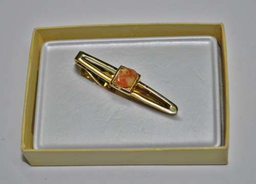 Vintage Gold Tone and Agate Nippy-Clip Tie Clip Made in England by Stratton in original box