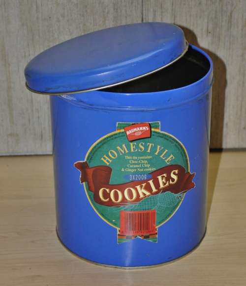 Collectible, Vintage Large Baumann`s Cookies Tin