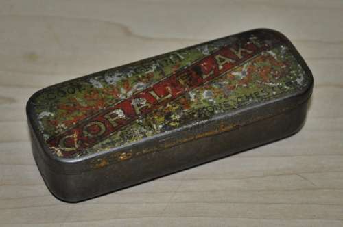 Vintage W T Davies and Sons Coral Flake Tobacco Vesta Finger Tin c1940