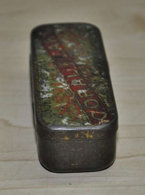 Vintage W T Davies and Sons Coral Flake Tobacco Vesta Finger Tin c1940