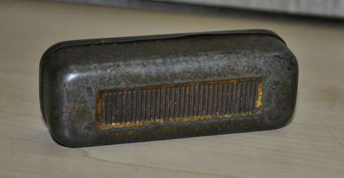 Vintage W T Davies and Sons Coral Flake Tobacco Vesta Finger Tin c1940