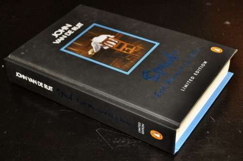 Spud - Exit, Pursued by a Bear by John van de Ruit (ISBN 9780143530398) Signed Limited Edition
