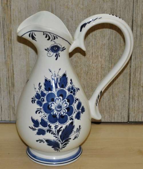 Vintage Blauw Delfts Royal Distel Water Pitcher Handpainted in Holland (Marked 1911/24)