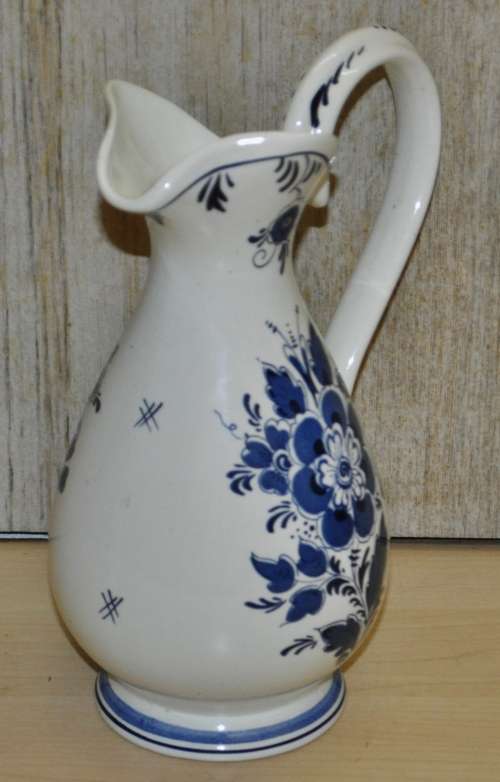 Vintage Blauw Delfts Royal Distel Water Pitcher Handpainted in Holland (Marked 1911/24)