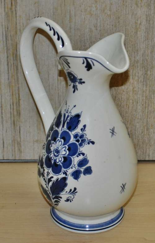 Vintage Blauw Delfts Royal Distel Water Pitcher Handpainted in Holland (Marked 1911/24)