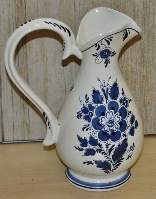 Vintage Blauw Delfts Royal Distel Water Pitcher Handpainted in Holland (Marked 1911/24)