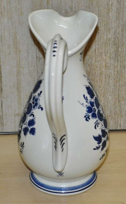 Vintage Blauw Delfts Royal Distel Water Pitcher Handpainted in Holland (Marked 1911/24)