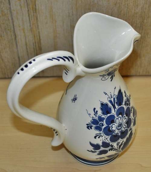Vintage Blauw Delfts Royal Distel Water Pitcher Handpainted in Holland (Marked 1911/24)