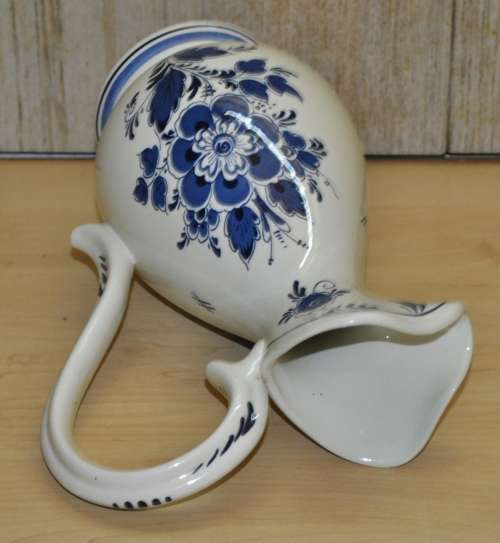 Vintage Blauw Delfts Royal Distel Water Pitcher Handpainted in Holland (Marked 1911/24)