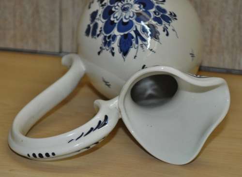 Vintage Blauw Delfts Royal Distel Water Pitcher Handpainted in Holland (Marked 1911/24)