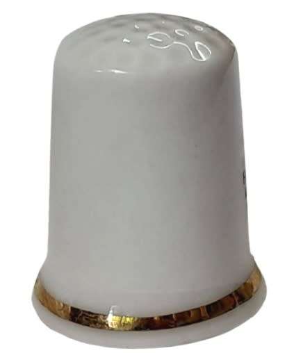 Collectible Vintage German Porcelain Thimble - Munchen, Rathaus, Frauen kirche