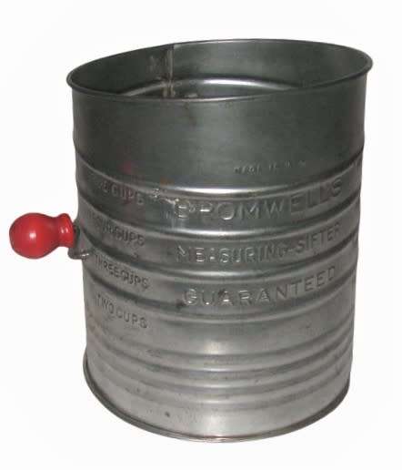 Vintage Bromwell`s 5 Cups Measuring-Sifter - Made in the USA