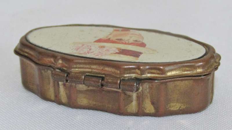 Vintage gilt copper lined pillbox with portrait decoration of young lady