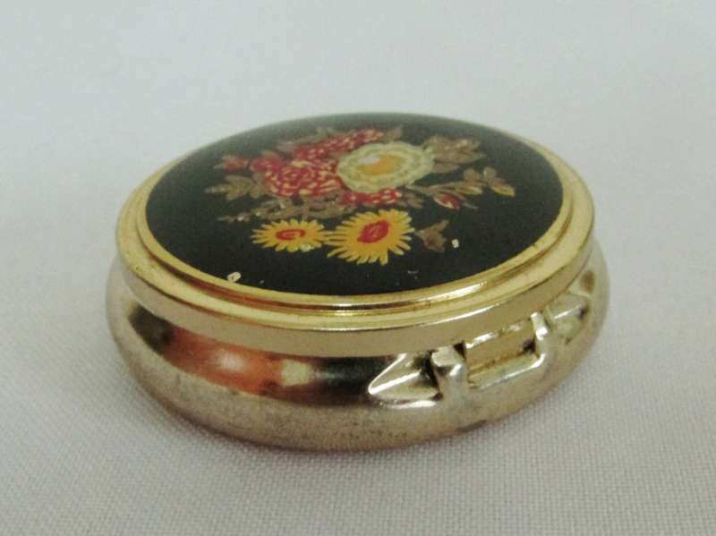 Vintage round gilt metal pill box with bouquet decoration - Made in Japan