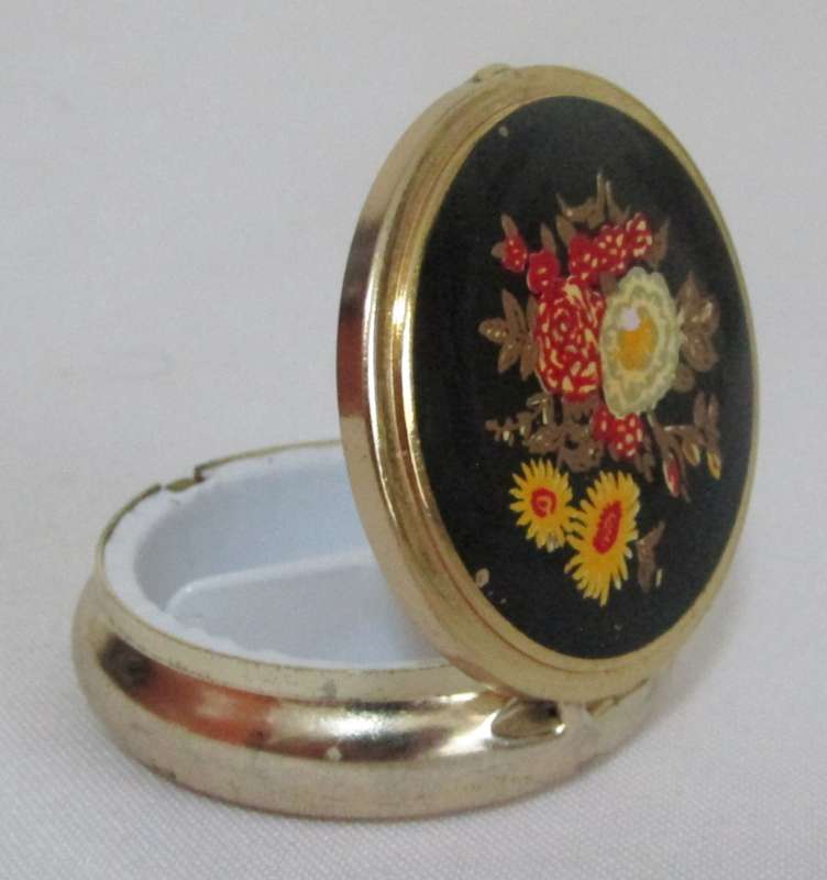 Vintage round gilt metal pill box with bouquet decoration - Made in Japan
