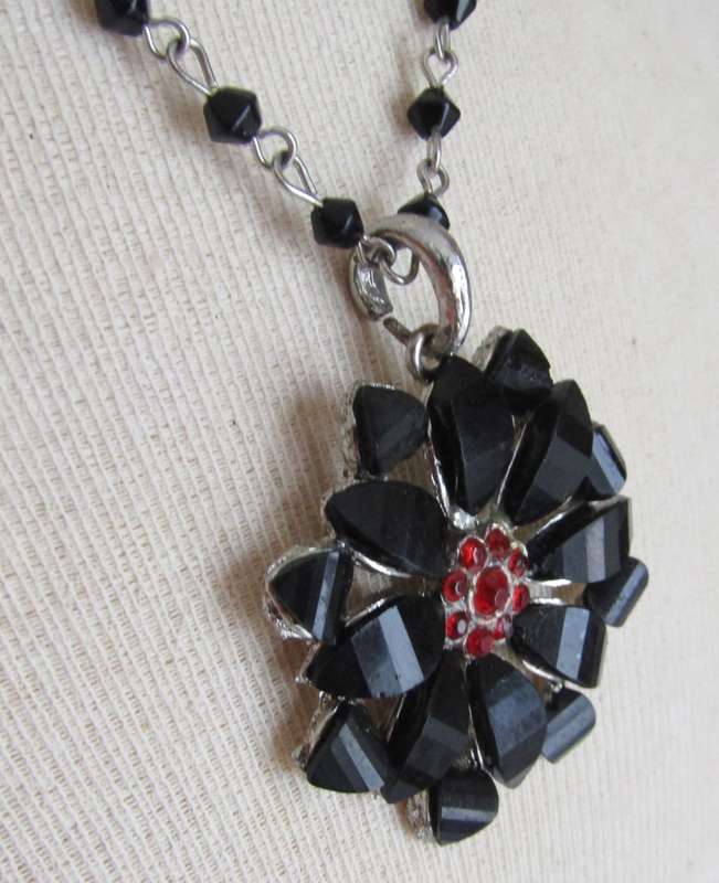 Vintage silver tone black and red flower pendant necklace