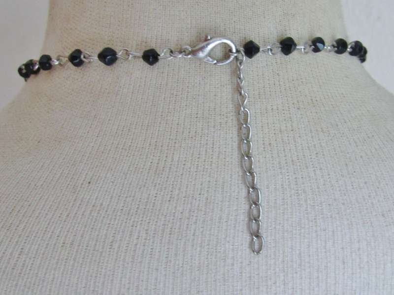 Vintage silver tone black and red flower pendant necklace