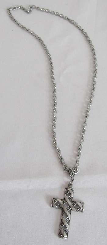 Vintage silver tone cross pendant necklace