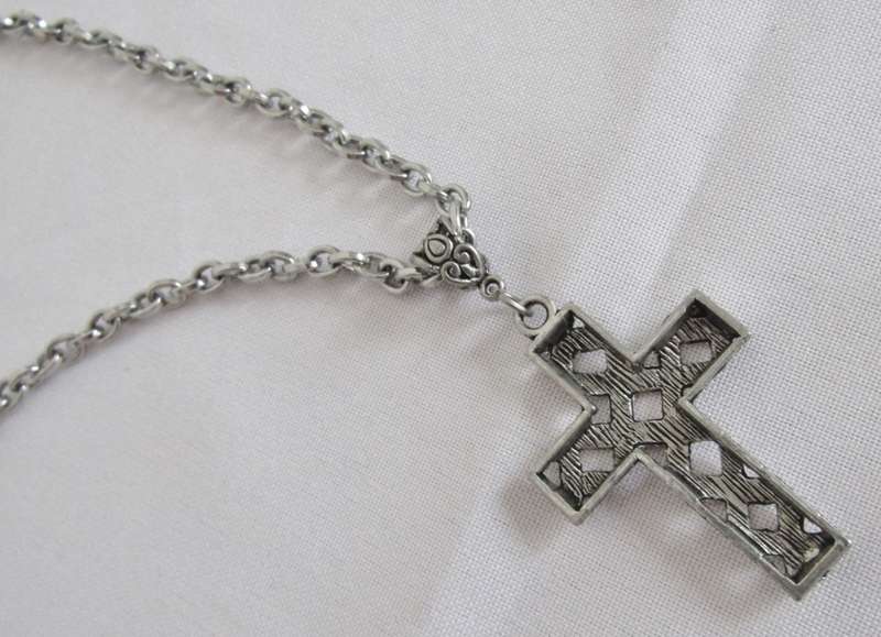 Vintage silver tone cross pendant necklace