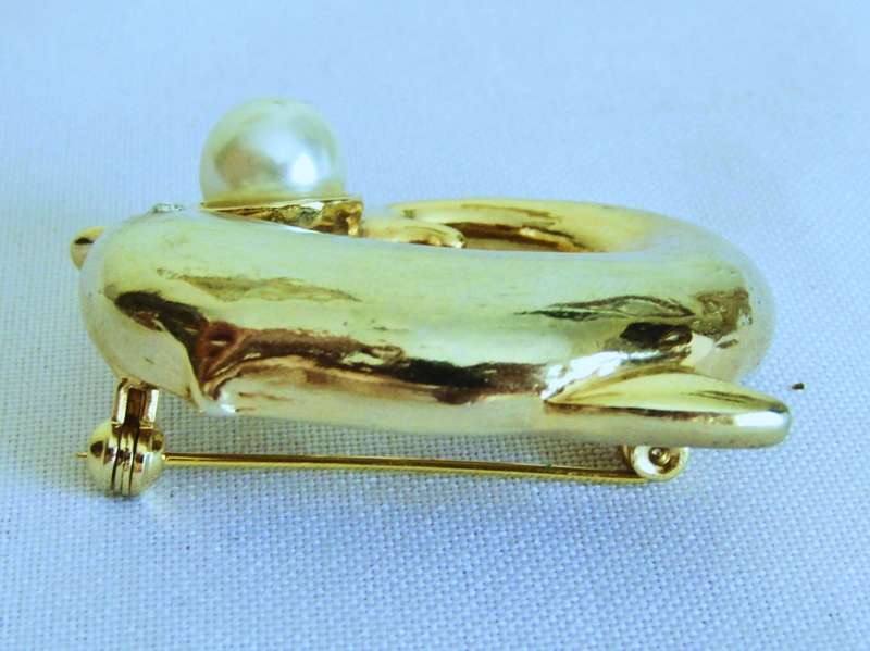 Vintage Mid-century 1970s gold tone and faux pearl Dolphin Brooch Pin