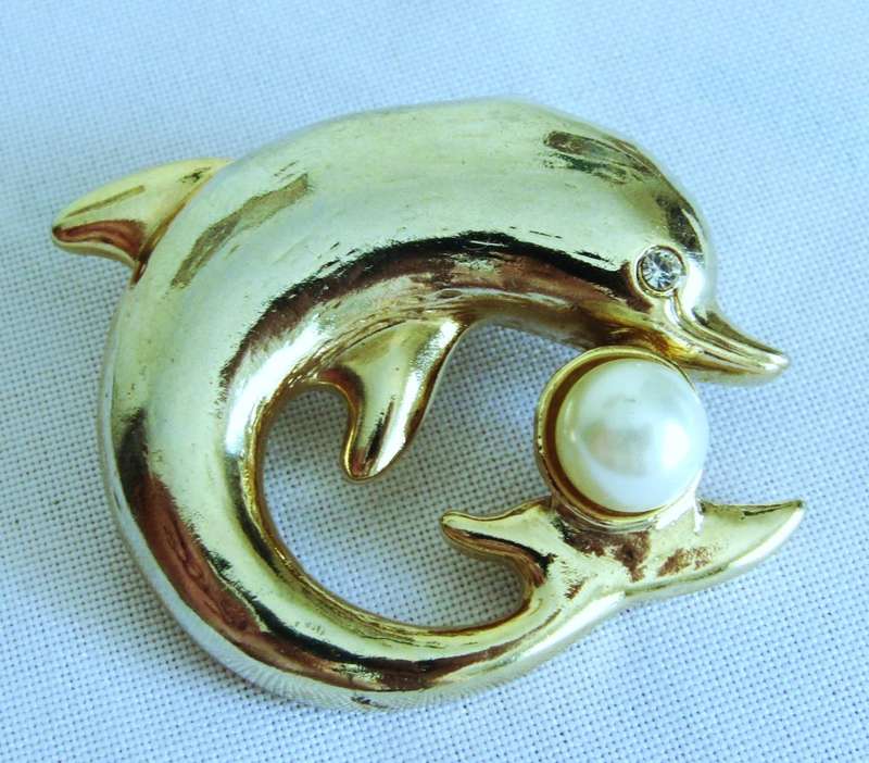 Vintage Mid-century 1970s gold tone and faux pearl Dolphin Brooch Pin