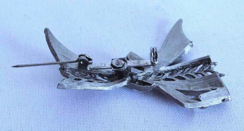 Vintage silver tone bow brooch pin