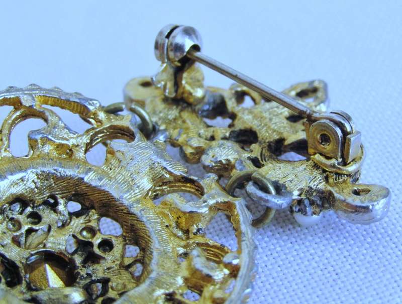 Vintage Gold tone, Ruby and Clear Faceted Crystal & Faux Seed Pearl Brooch Pin