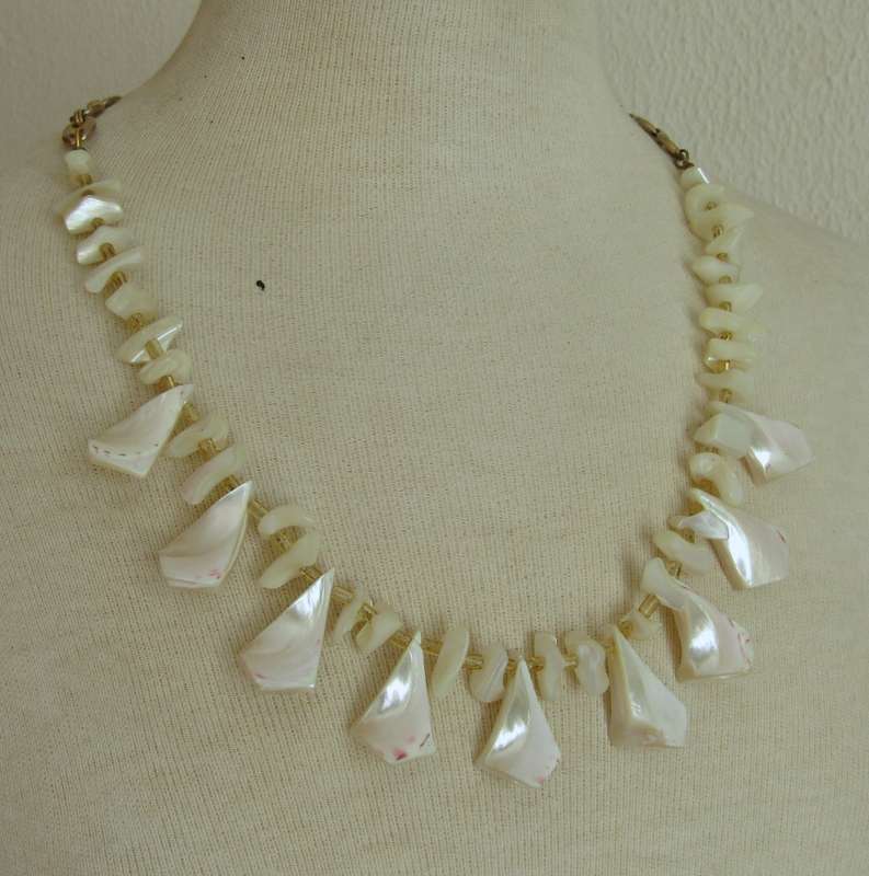 Vintage gold tone and genuine mother of pearl and glass bead necklace