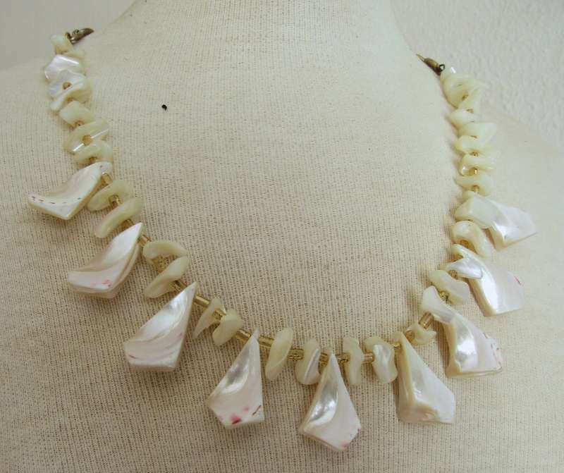 Vintage gold tone and genuine mother of pearl and glass bead necklace