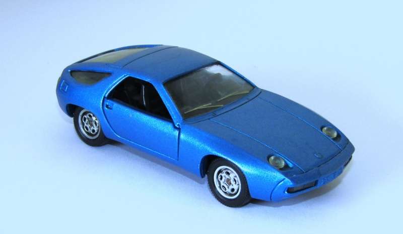 Collectible Diecast Porsche 928 Made in France by Solido No.1505 03-88