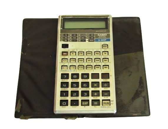 Casio fx-3600P Electronic Scientific Programmable VTG Calculator in working condition with Case