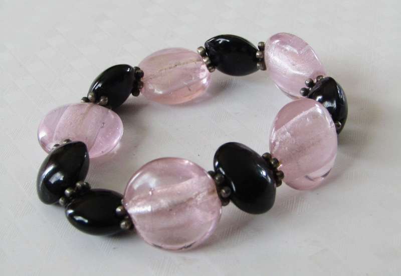 Vintage Black, Dusty Pink and Silver tone beaded stretch bracelet